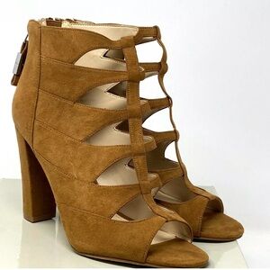 NWT Women’s Marc Fisher Size 7M Light Natural Fabric MFHEIGHTEN Cut out Bootie